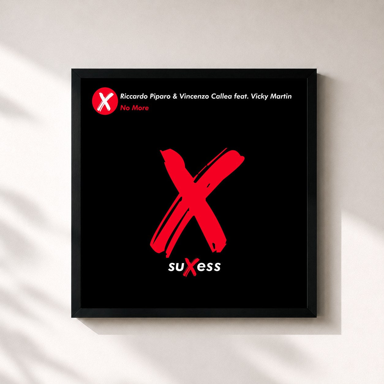 #noir Tableau carré de l'album No More de Alex Gaudino, cadre noir 32x32 cm