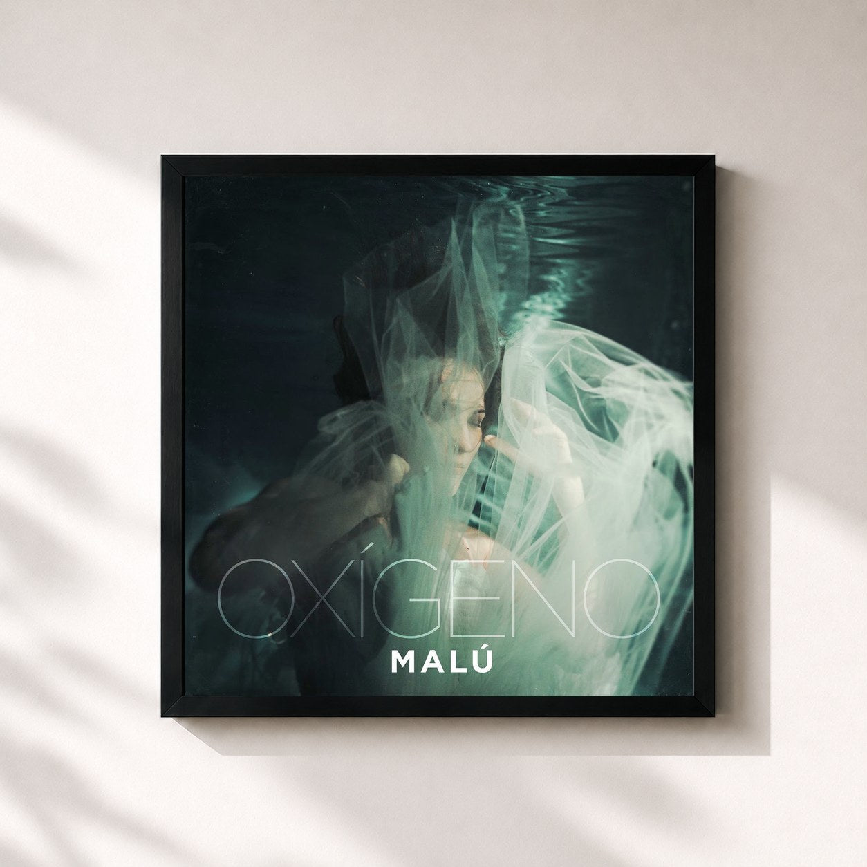 #noir Tableau carré de l'album Oxígeno de Malú, cadre noir 32x32 cm