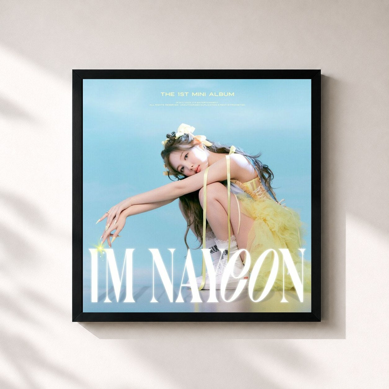 #noir Tableau carré de l'album IM NAYEON de NAYEON, cadre noir 32x32 cm