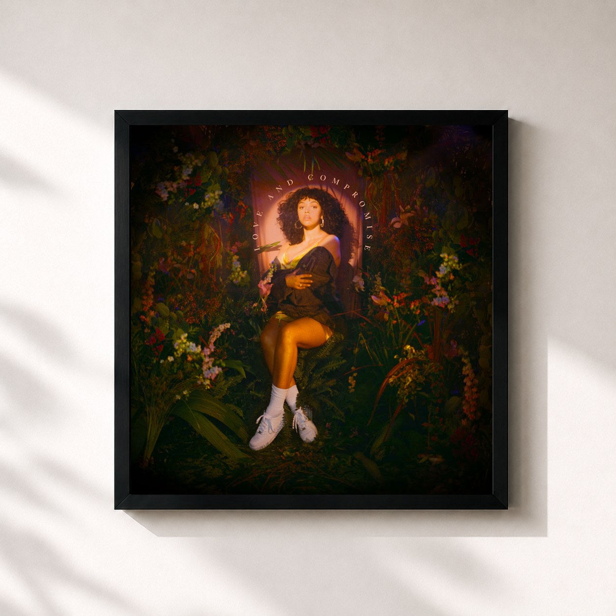 #noir Tableau carré de l'album LOVE AND COMPROMISE de Mahalia, cadre noir 32x32 cm