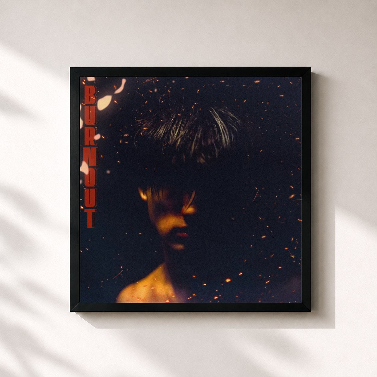 #noir Tableau carré de l'album Burnout de BoyWithUke, cadre noir 32x32 cm