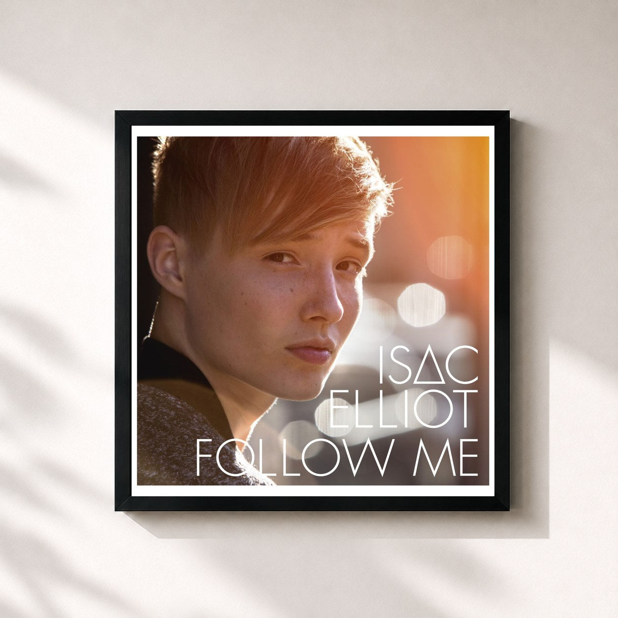 #noir Tableau carré de l'album Follow Me de Isac Elliot, cadre noir 32x32 cm