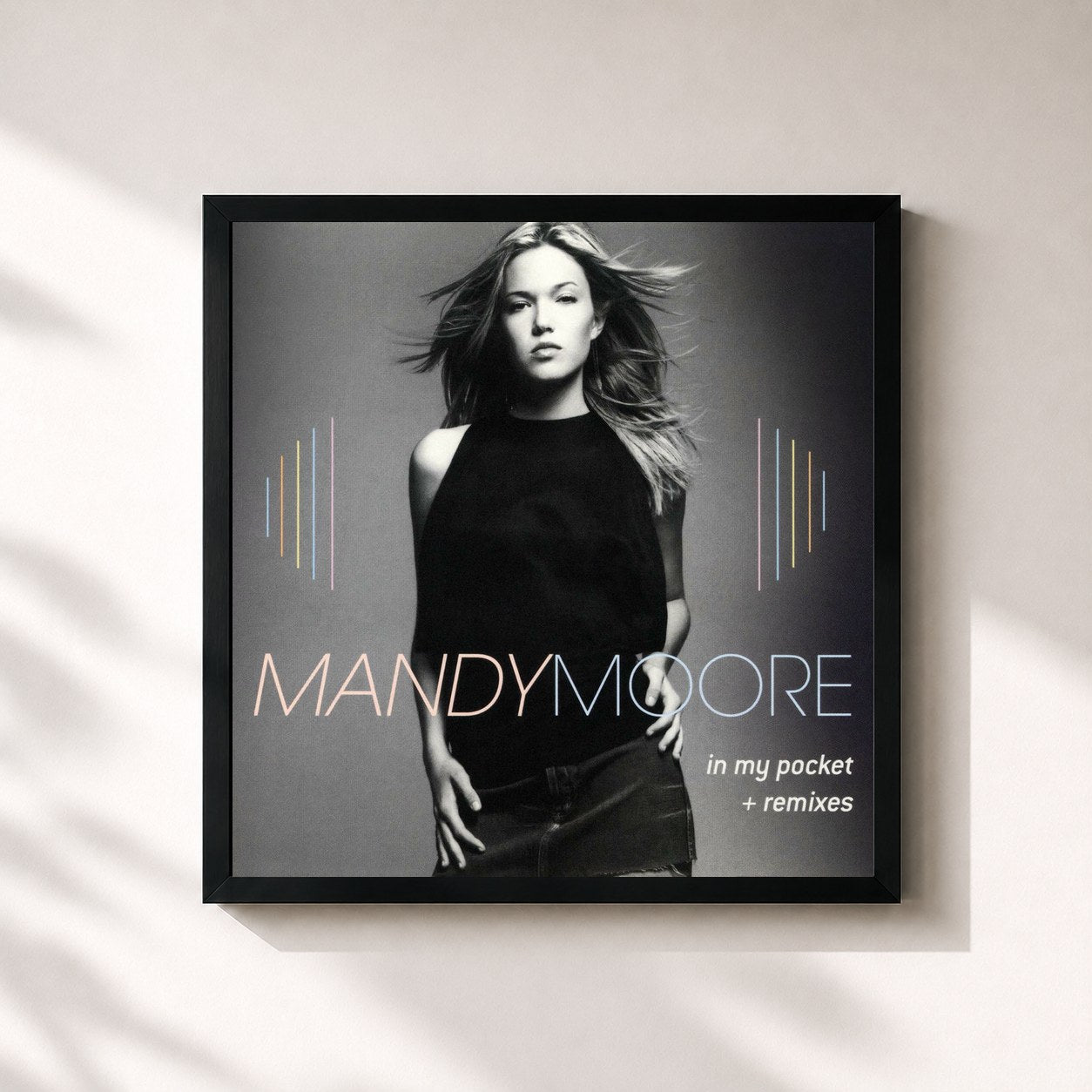 #noir Tableau carré de l'album In My Pocket - The Remixes de Mandy Moore, cadre noir 32x32 cm