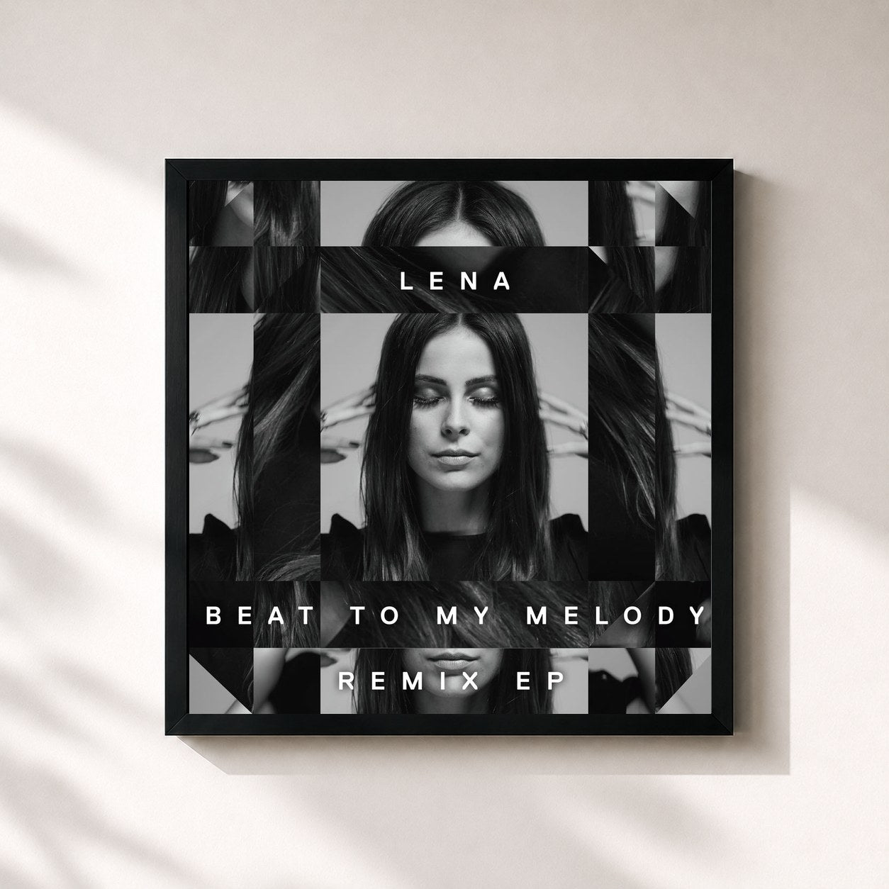 #noir Tableau carré de l'album Beat To My Melody (Remix EP) de Lena, cadre noir 32x32 cm