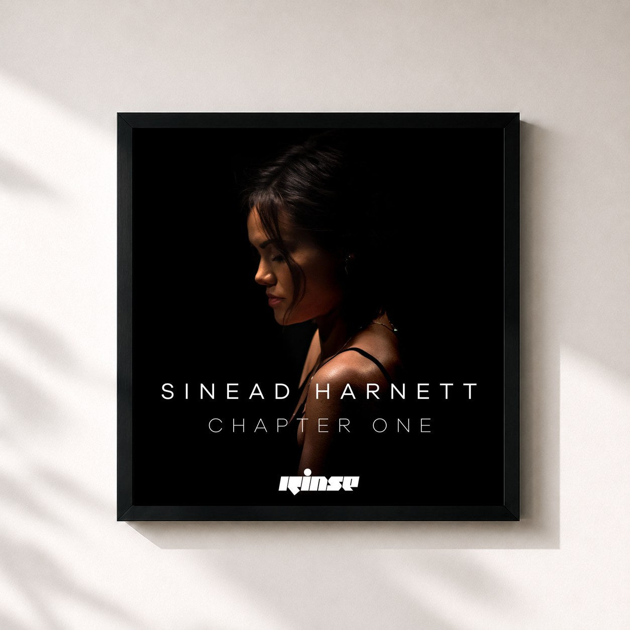 #noir Tableau carré de l'album Chapter One de Sinead Harnett, cadre noir 32x32 cm