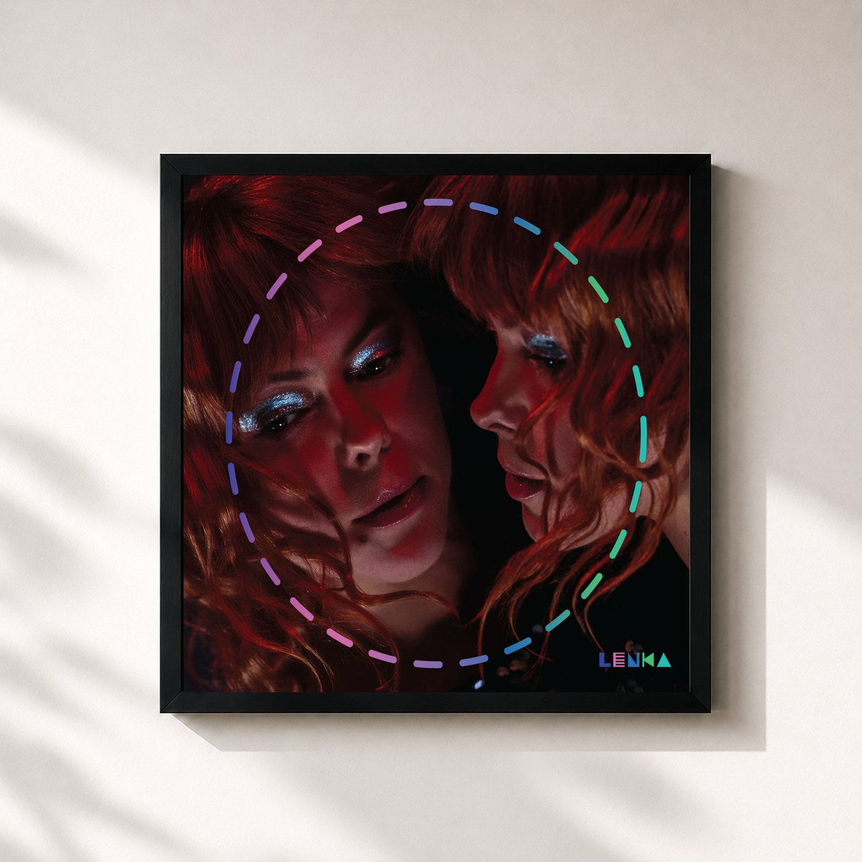 #noir Tableau carré de l'album Intraspectral de Lenka, cadre noir 32x32 cm