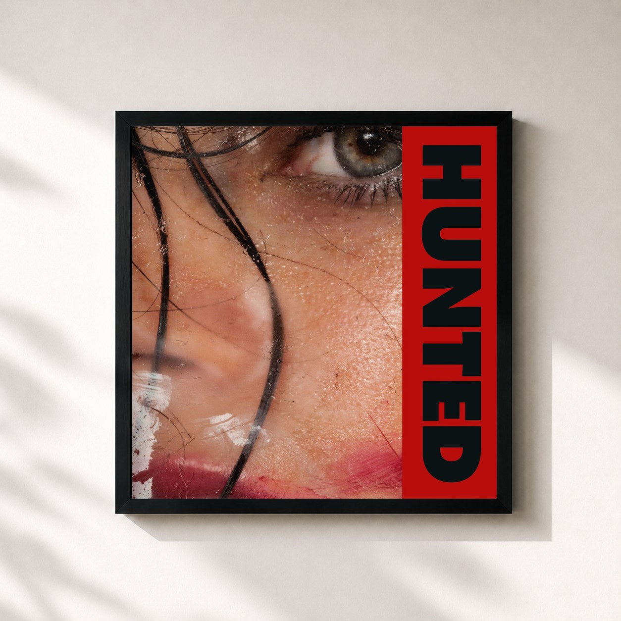 #noir Tableau carré de l'album Hunted de Anna Calvi, cadre noir 32x32 cm