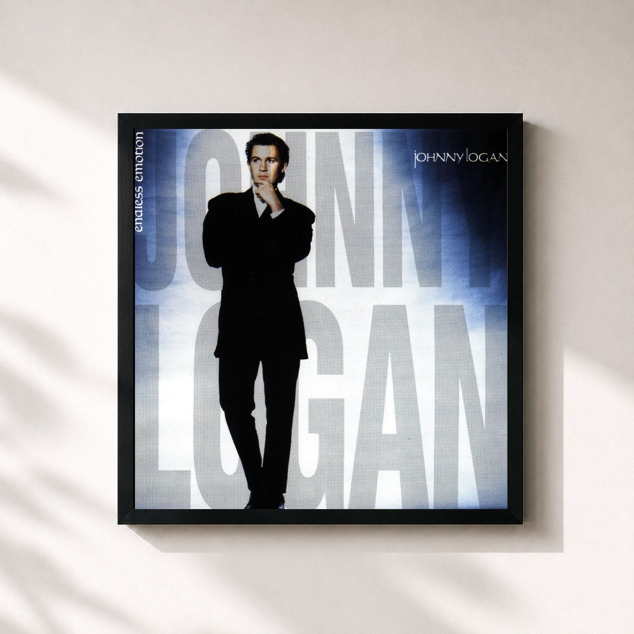 #noir Tableau carré de l'album Endless Emotion de Johnny Logan, cadre noir 32x32 cm
