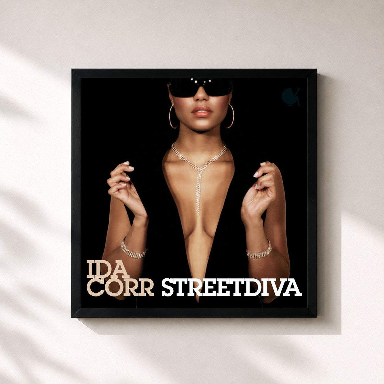 #noir Tableau carré de l'album Streetdiva de Ida Corr, cadre noir 32x32 cm