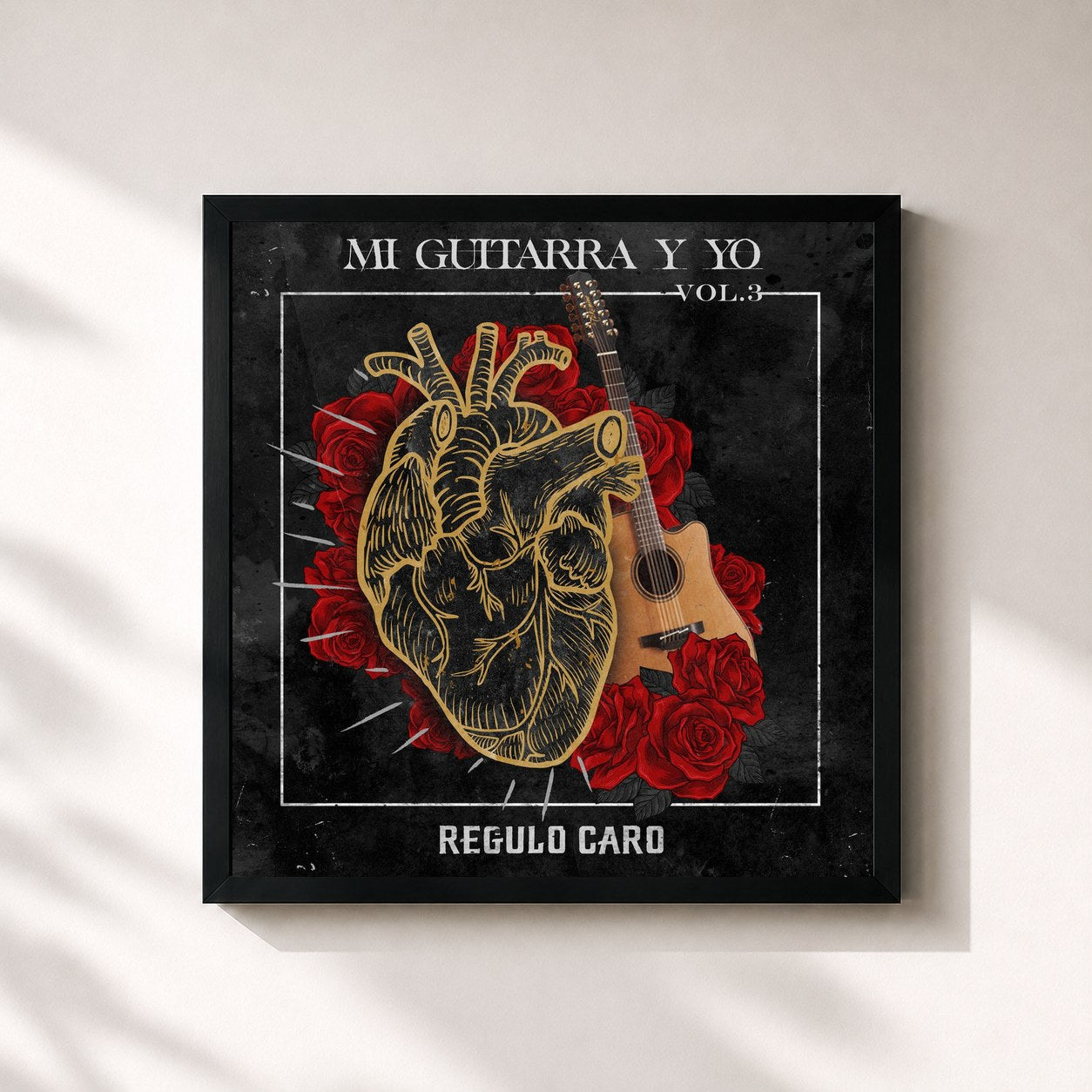 #noir Tableau carré de l'album Mi Guitarra y Yo Vol. 3 de Regulo Caro, cadre noir 32x32 cm