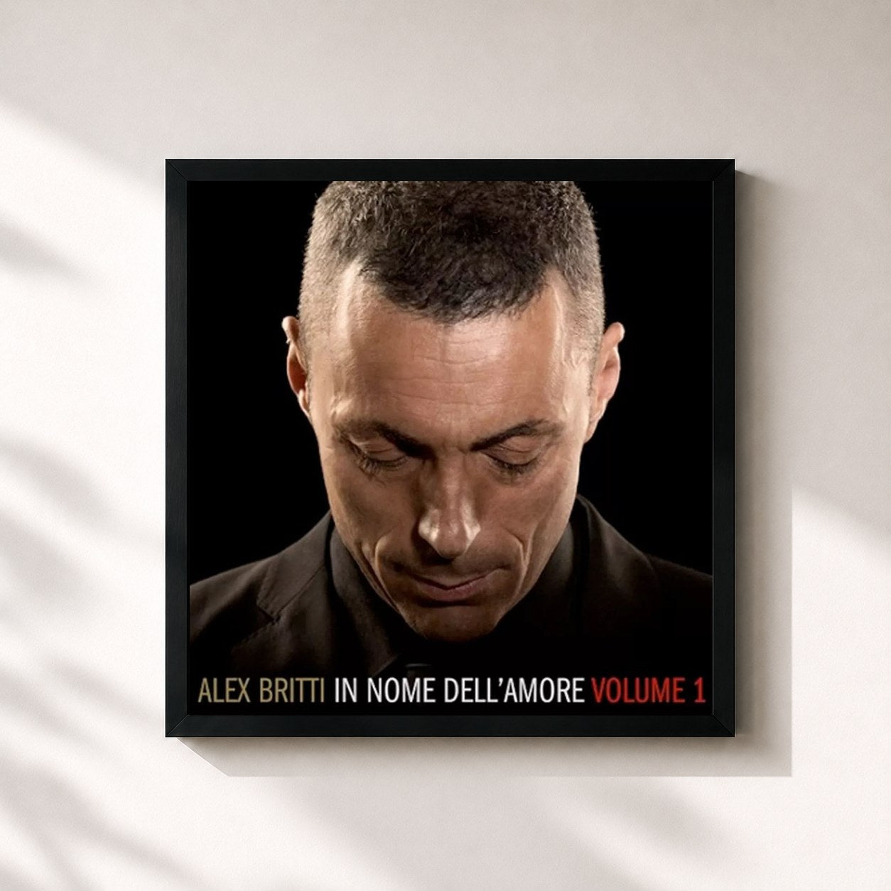#noir Tableau carré de l'album In nome dell'amore, Vol. 1 de Alex Britti, cadre noir 32x32 cm