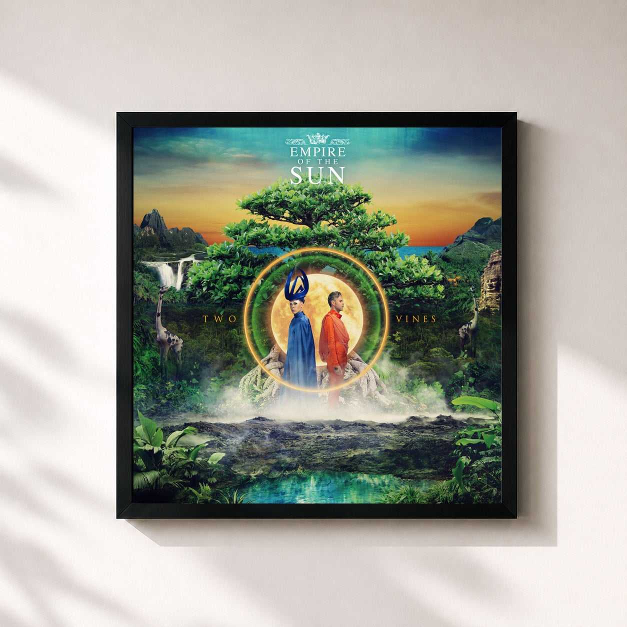 #noir Tableau carré de l'album Two Vines (Deluxe) de Empire of the Sun, cadre noir 32x32 cm