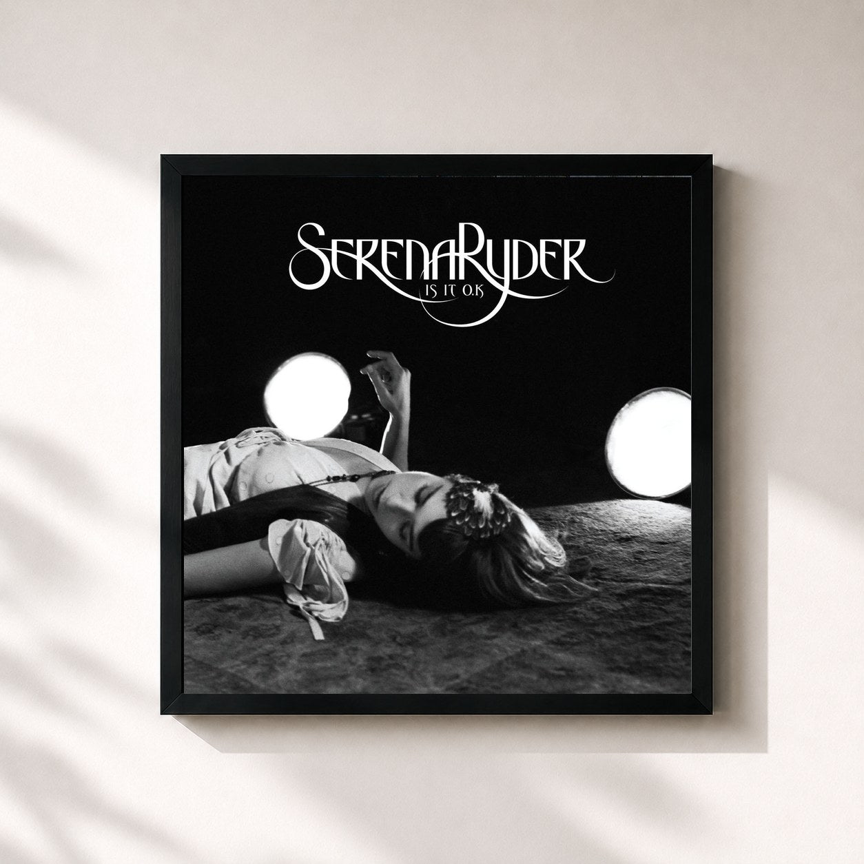 #noir Tableau carré de l'album is it o.k (Deluxe) de Serena Ryder, cadre noir 32x32 cm