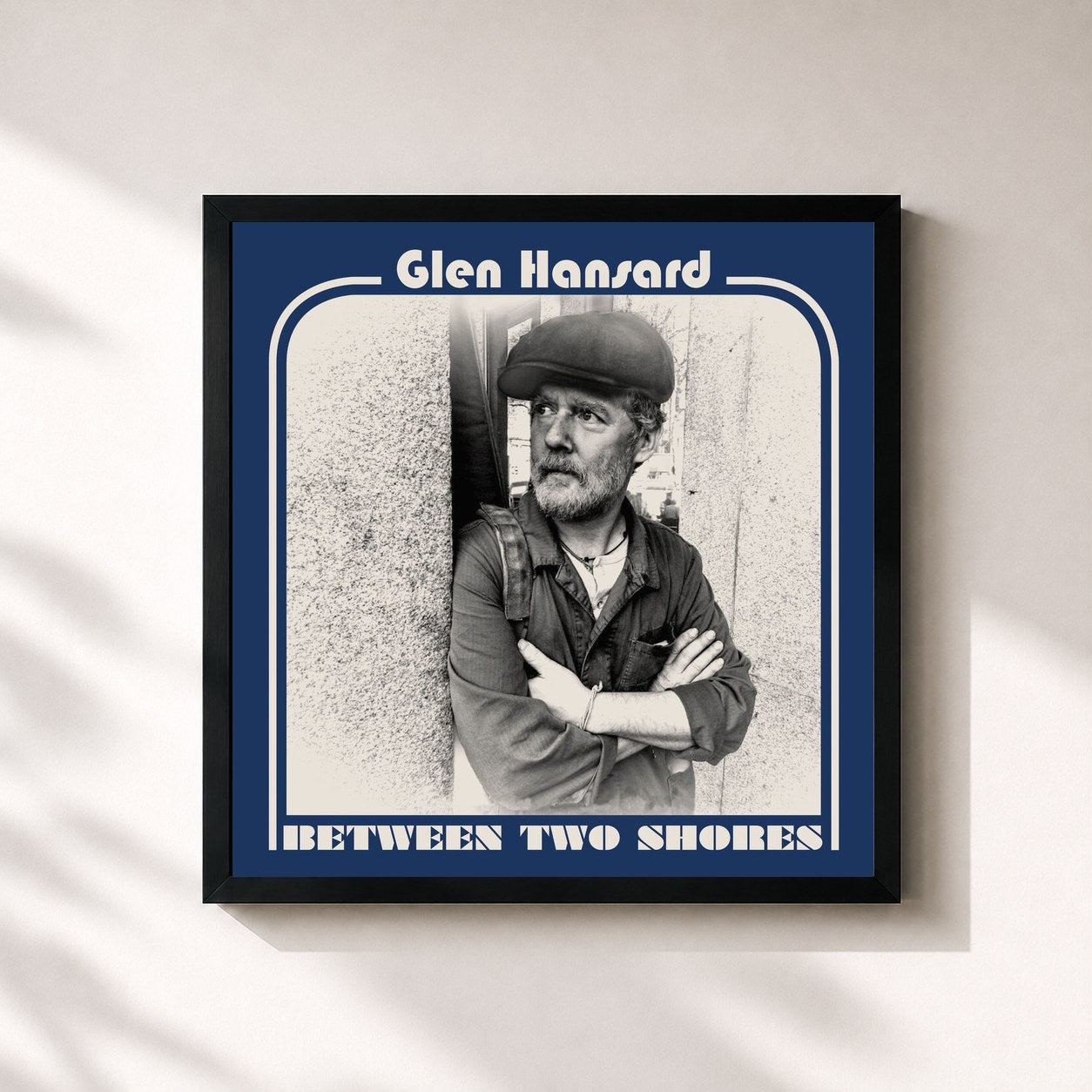 #noir Tableau carré de l'album Between Two Shores de Glen Hansard, cadre noir 32x32 cm