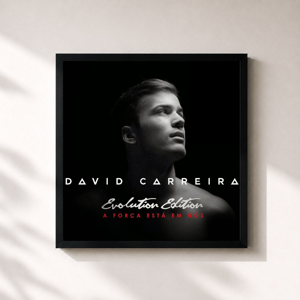 #noir Tableau carré de l'album A Força Está Em Nós (Evolution Edition) de David Carreira, cadre noir 32x32 cm