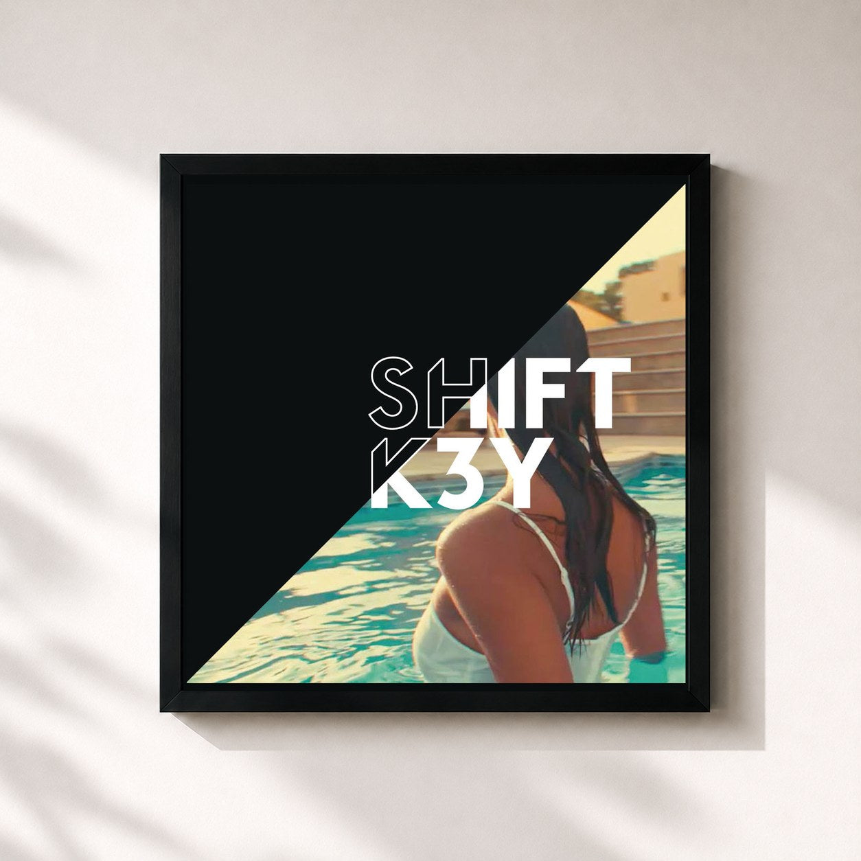 #noir Tableau carré de l'album I Know (Remixes) de Shift K3Y, cadre noir 32x32 cm