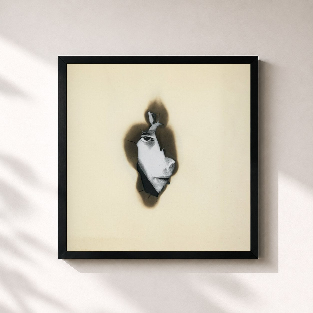#noir Tableau carré de l'album Tiene que haber algo más de Alizzz, cadre noir 32x32 cm