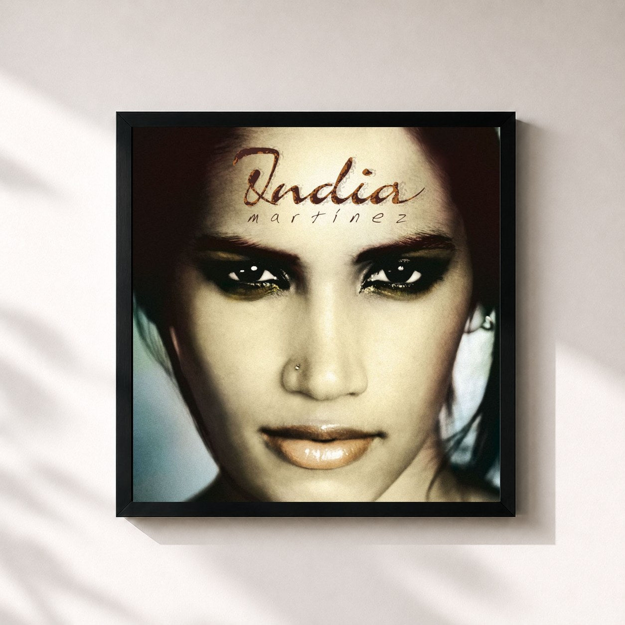 #noir Tableau carré de l'album Azulejos de lunares de India Martinez, cadre noir 32x32 cm