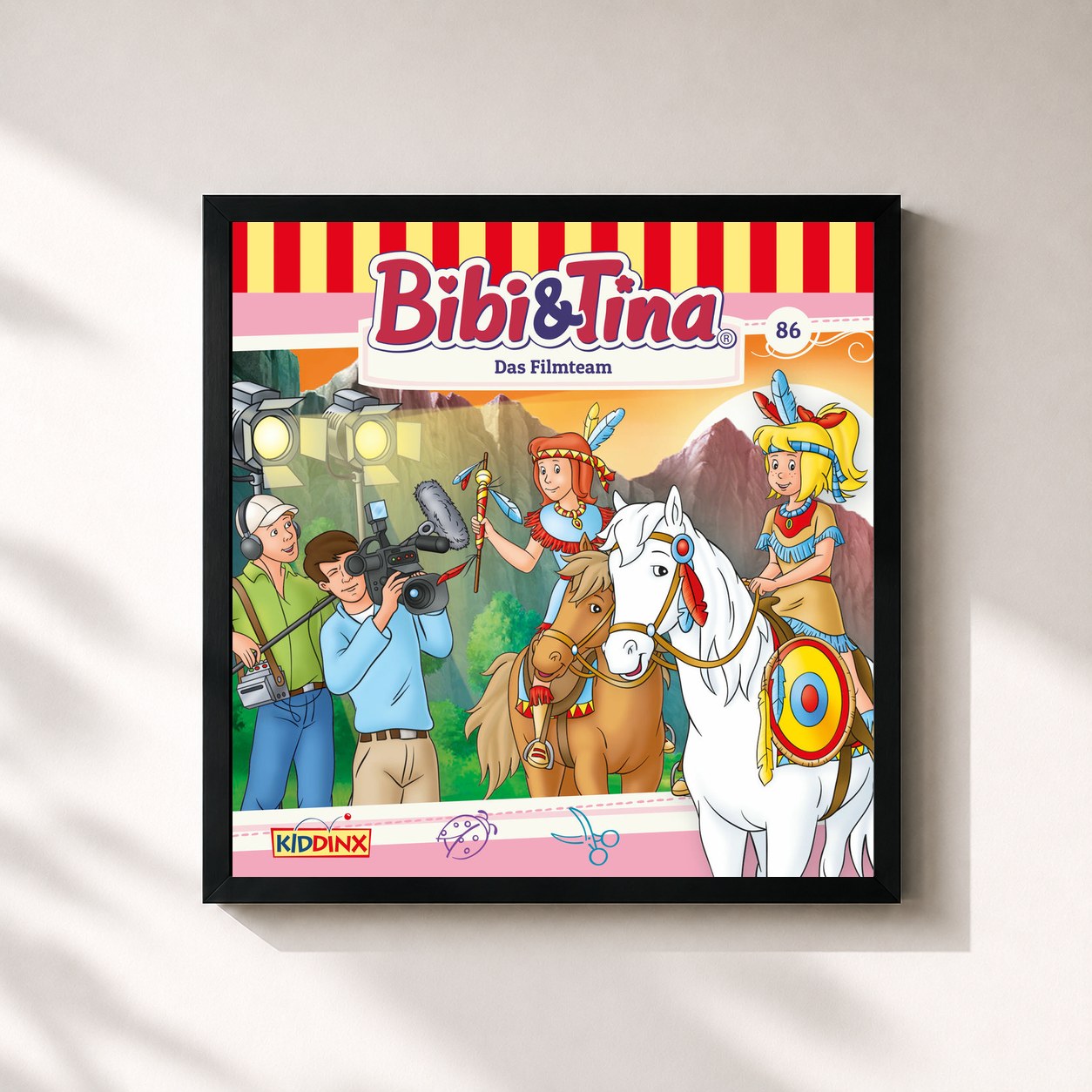 #noir Tableau carré de l'album Folge 86: Das Filmteam de Bibi und Tina, cadre noir 32x32 cm