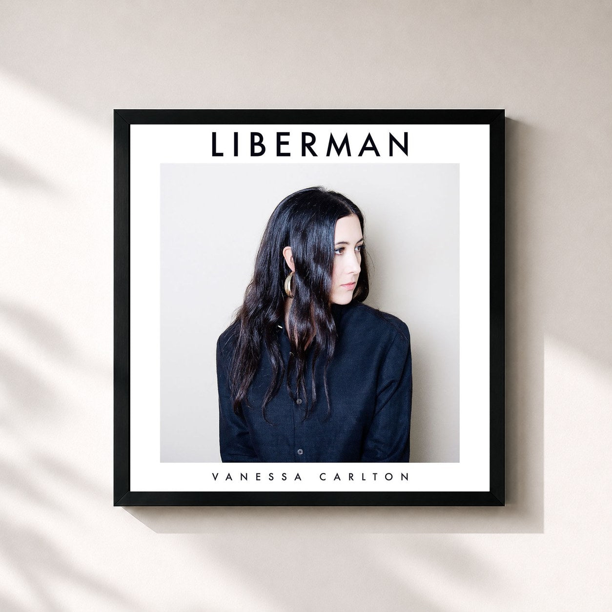 #noir Tableau carré de l'album Liberman de Vanessa Carlton, cadre noir 32x32 cm