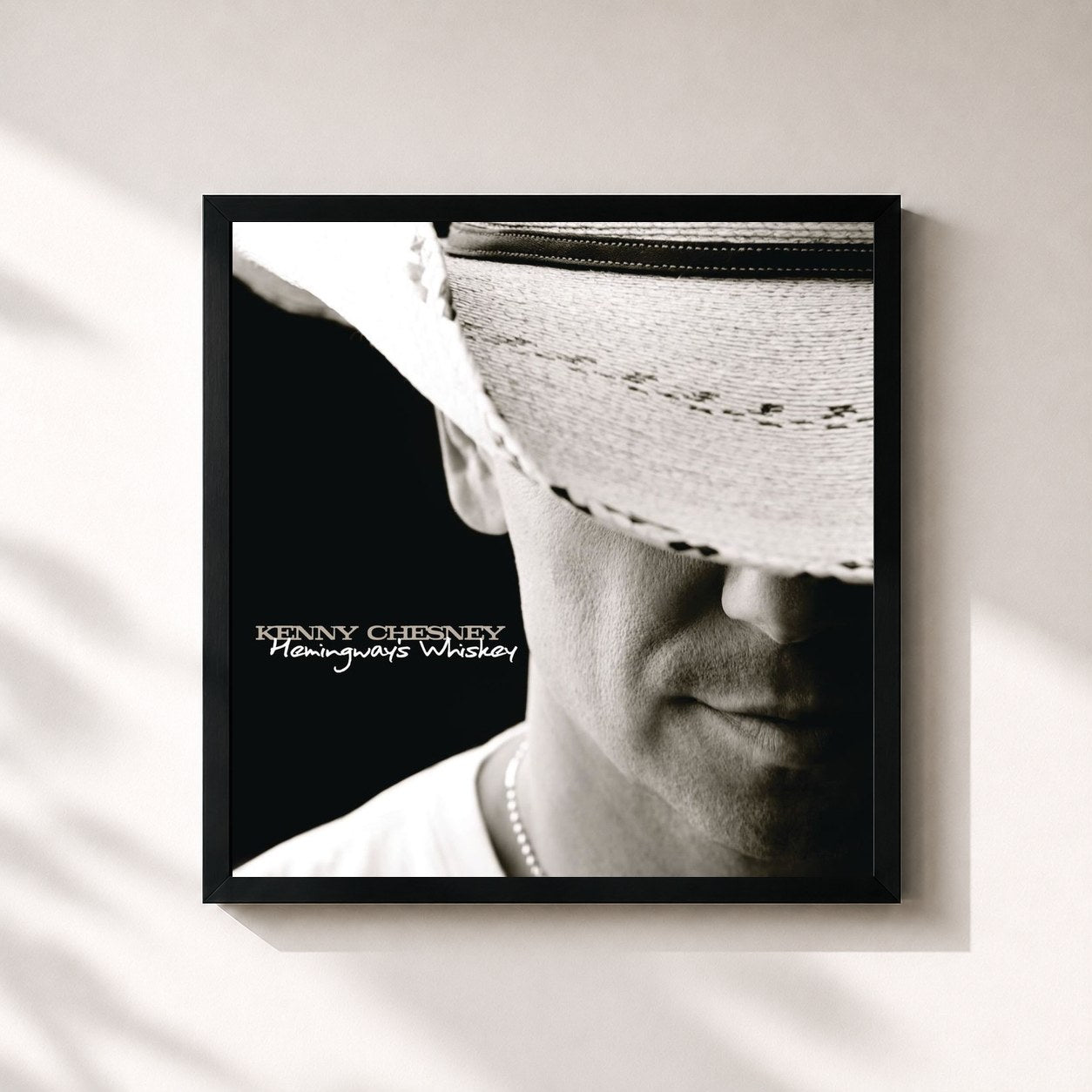 #noir Tableau carré de l'album Hemingway's Whiskey de Kenny Chesney, cadre noir 32x32 cm