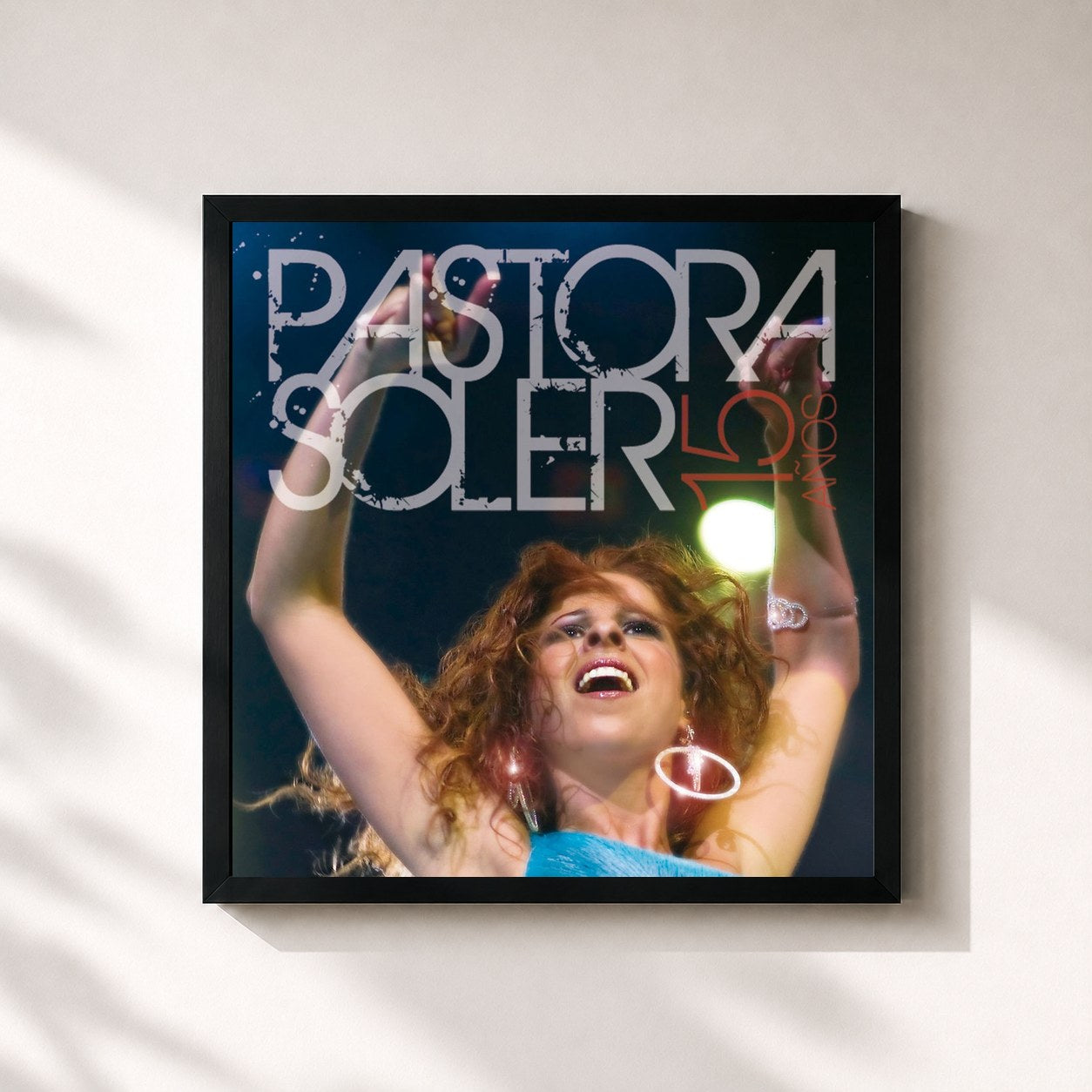 #noir Tableau carré de l'album 15 años de Pastora Soler, cadre noir 32x32 cm