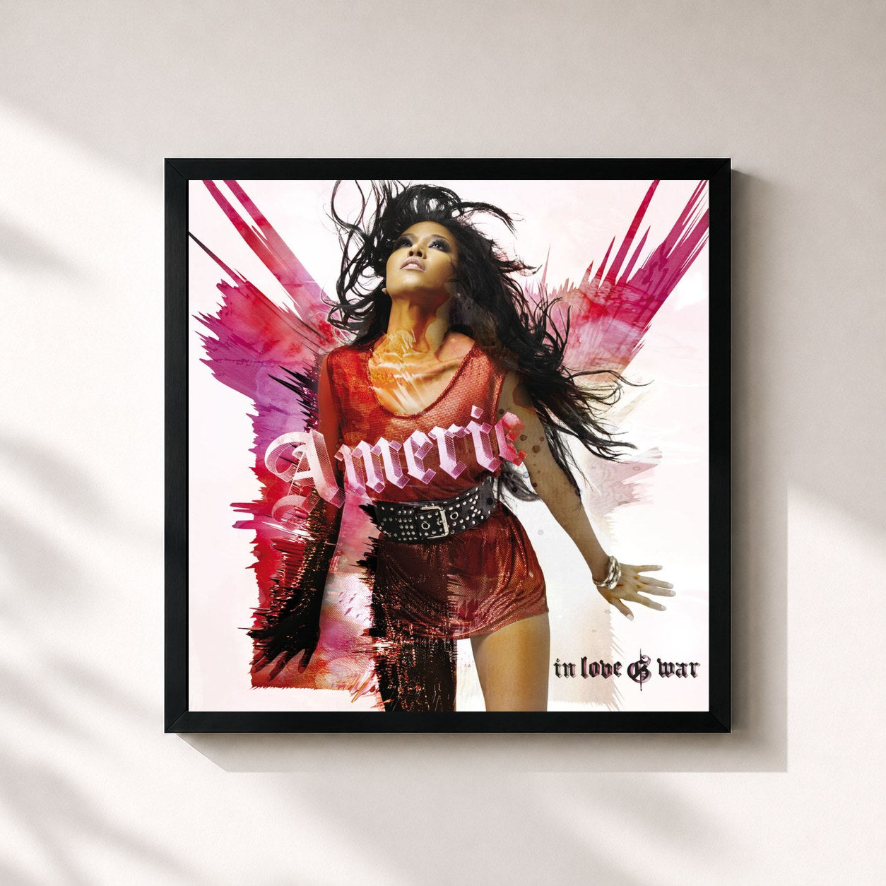 #noir Tableau carré de l'album In Love & War de Amerie, cadre noir 32x32 cm