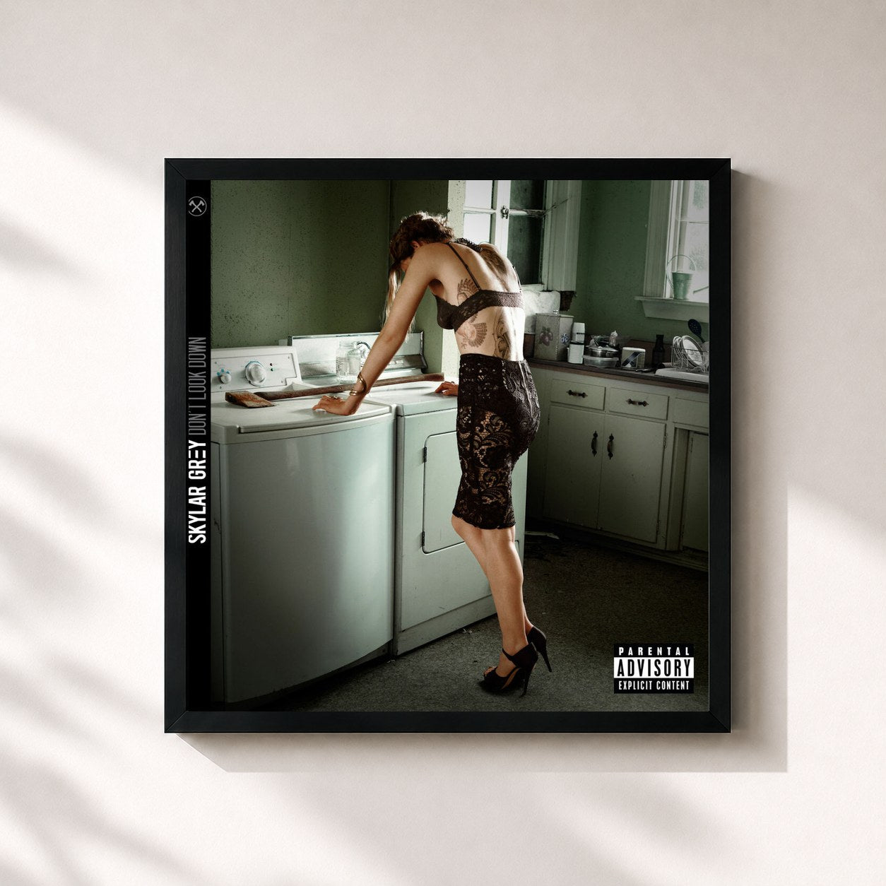 #noir Tableau carré de l'album Don't Look Down de Skylar Grey, cadre noir 32x32 cm