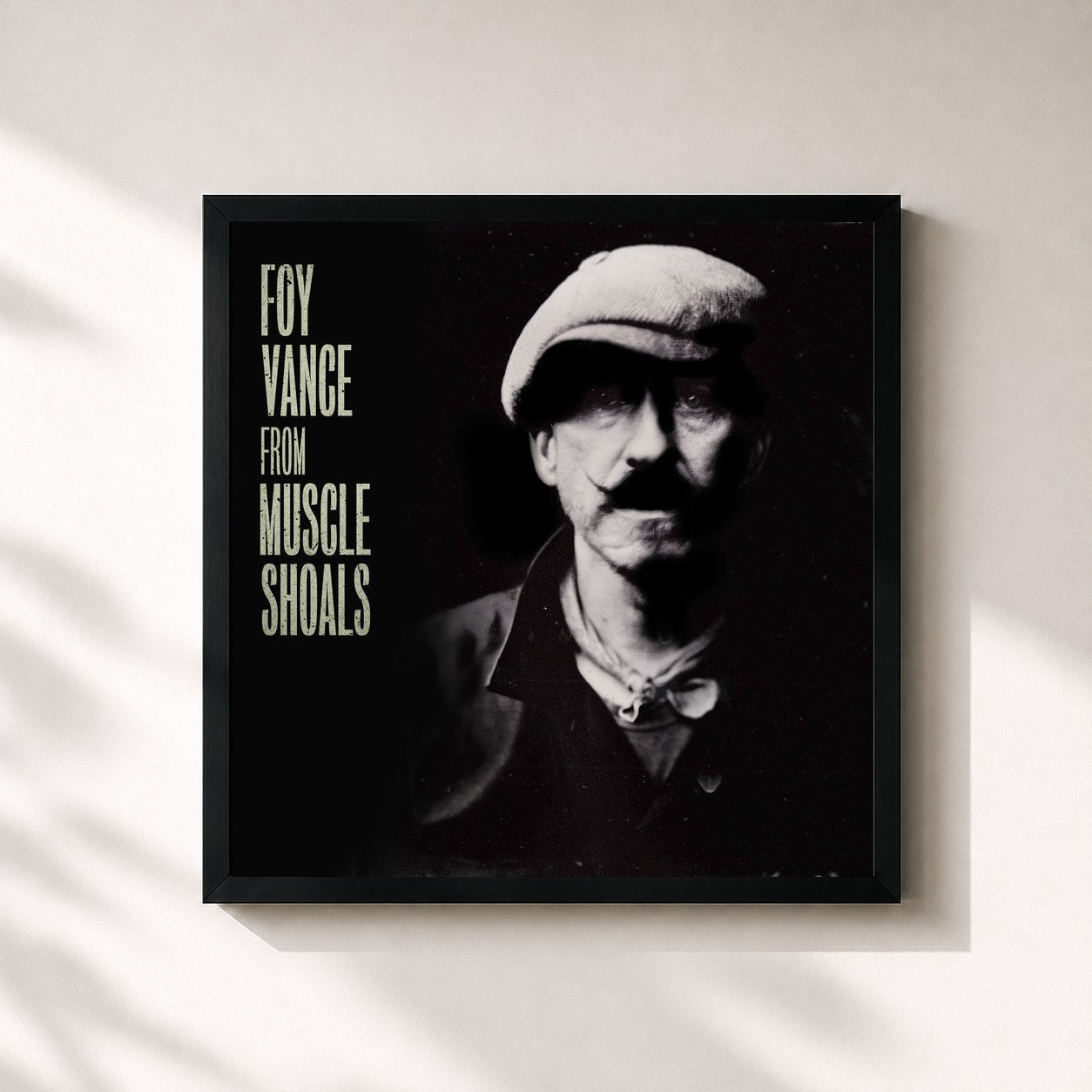 #noir Tableau carré de l'album From Muscle Shoals de Foy Vance, cadre noir 32x32 cm