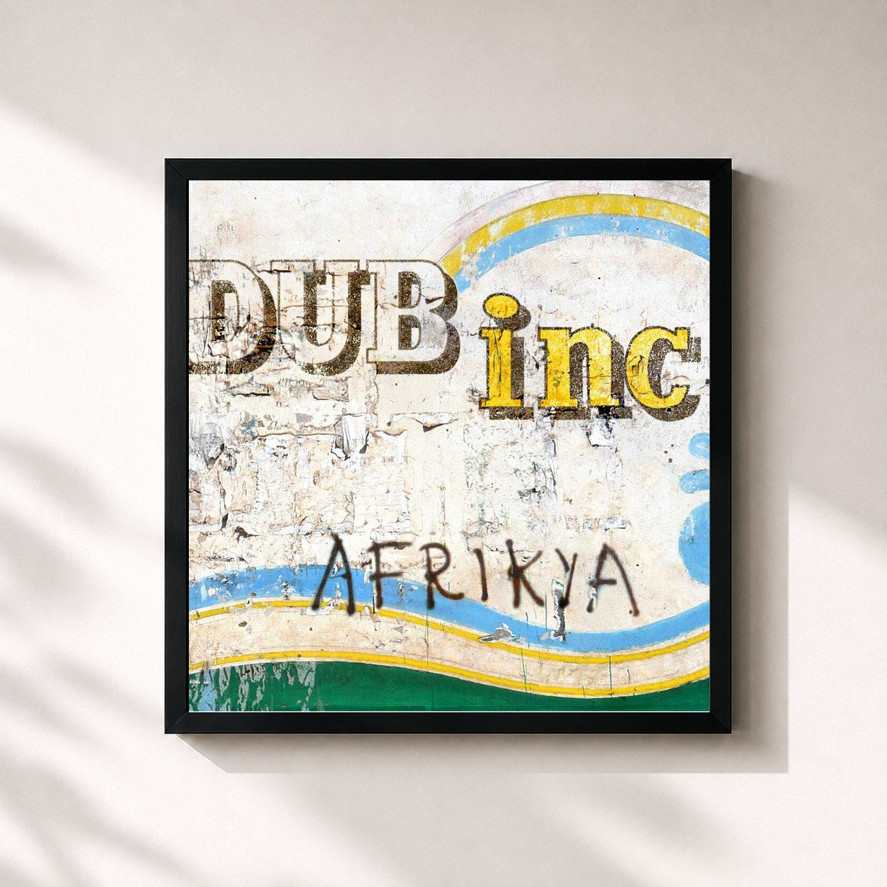 #noir Tableau carré de l'album Afrikya de Dub Inc, cadre noir 32x32 cm