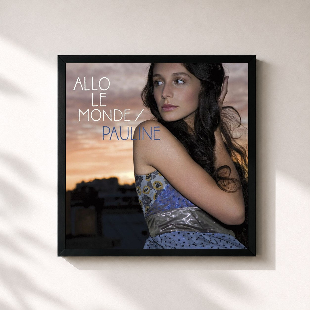 #noir Tableau carré de l'album Allo le monde de Pauline, cadre noir 32x32 cm