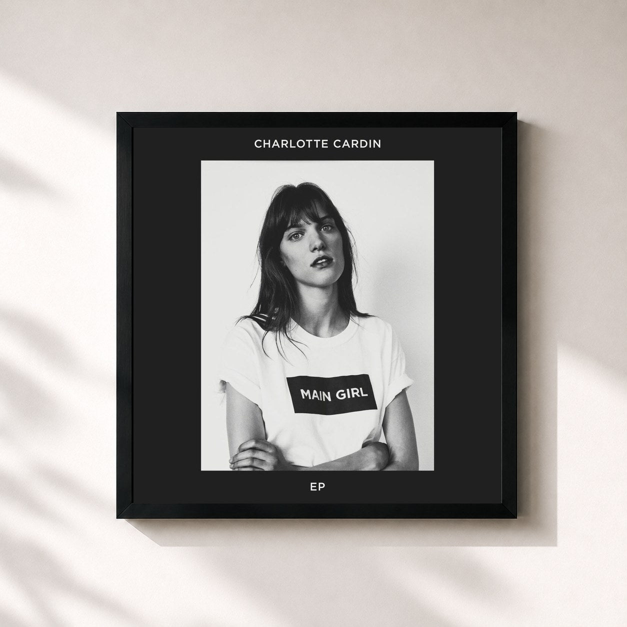 #noir Tableau carré de l'album Main Girl - EP de Charlotte Cardin, cadre noir 32x32 cm