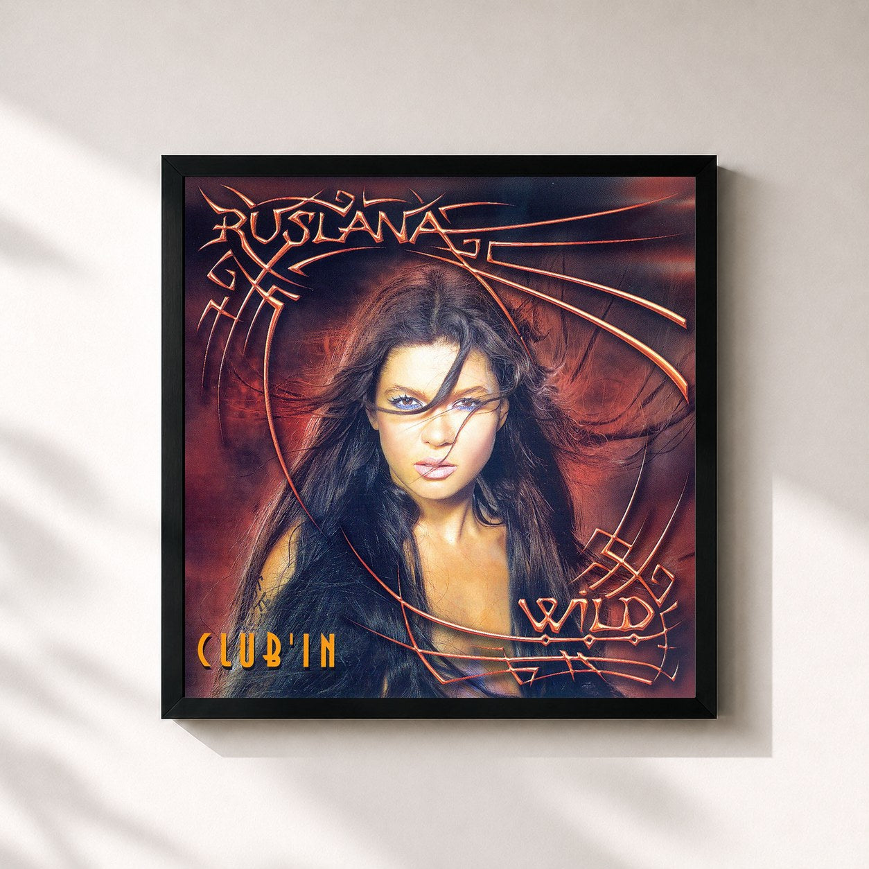 #noir Tableau carré de l'album Club'in de Ruslana, cadre noir 32x32 cm