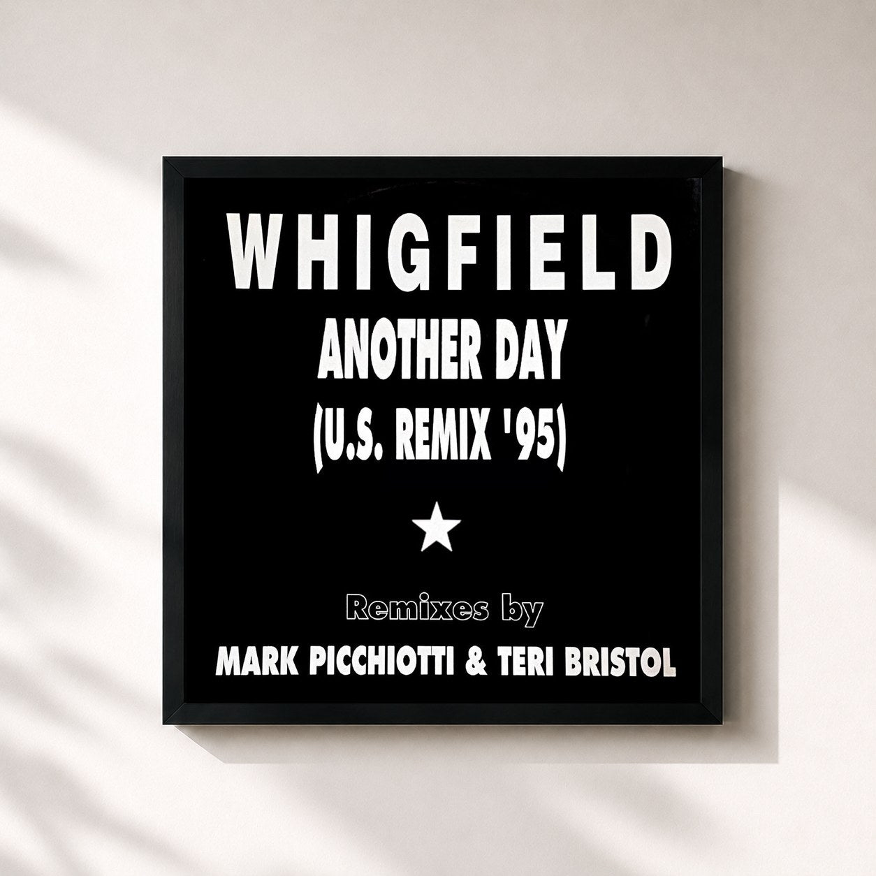 #noir Tableau carré de l'album Another Day - U.S. Remix '95 (Remixes by Mark Picchiotti & Teri Bristol) de Whigfield, cadre noir 32x32 cm