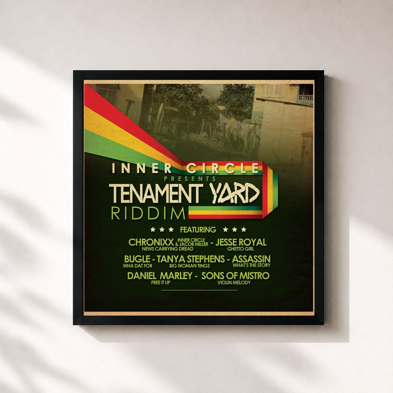 #noir Tableau carré de l'album Tenement Yard Riddim de Inner Circle, cadre noir 32x32 cm