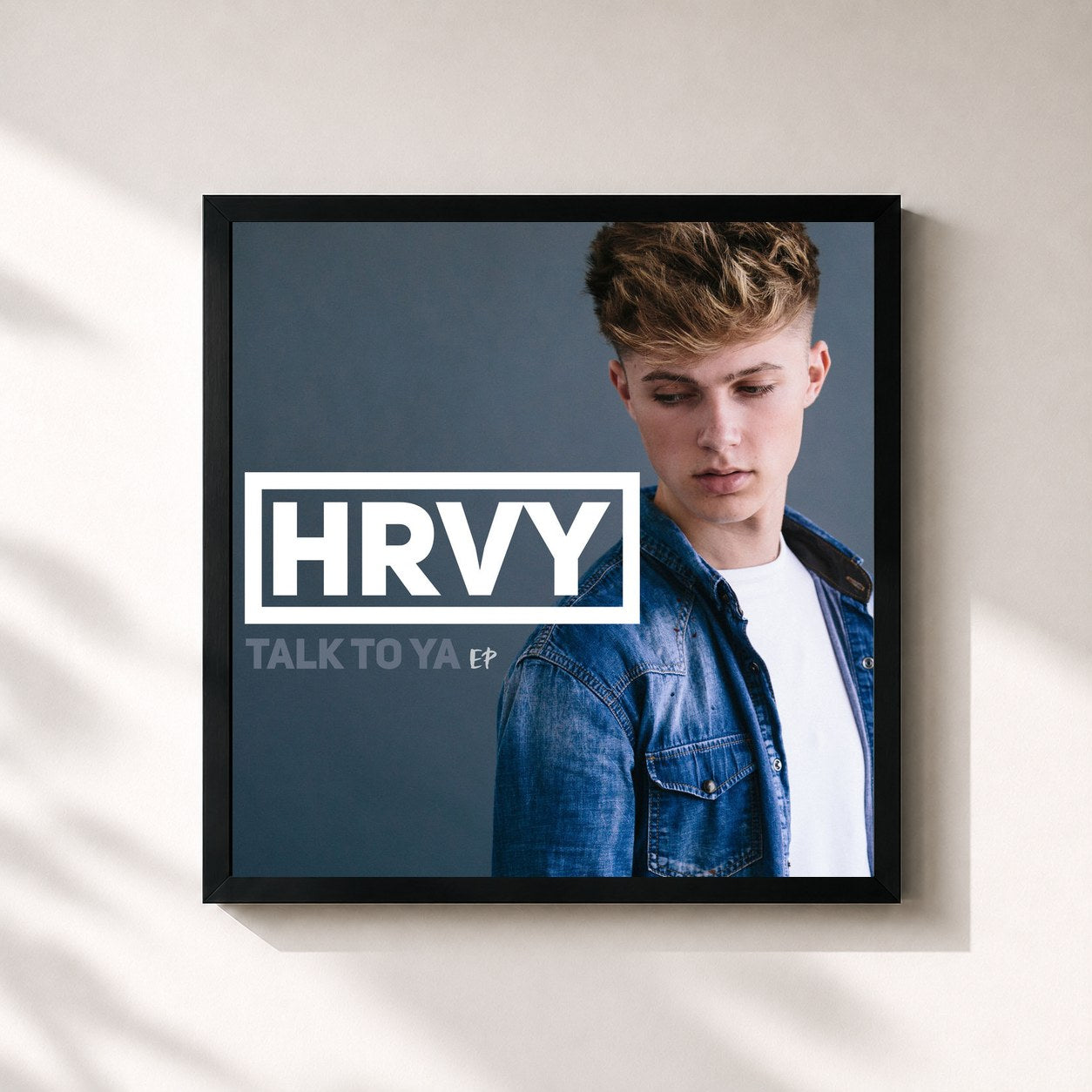 #noir Tableau carré de l'album Talk To Ya - EP de HRVY, cadre noir 32x32 cm
