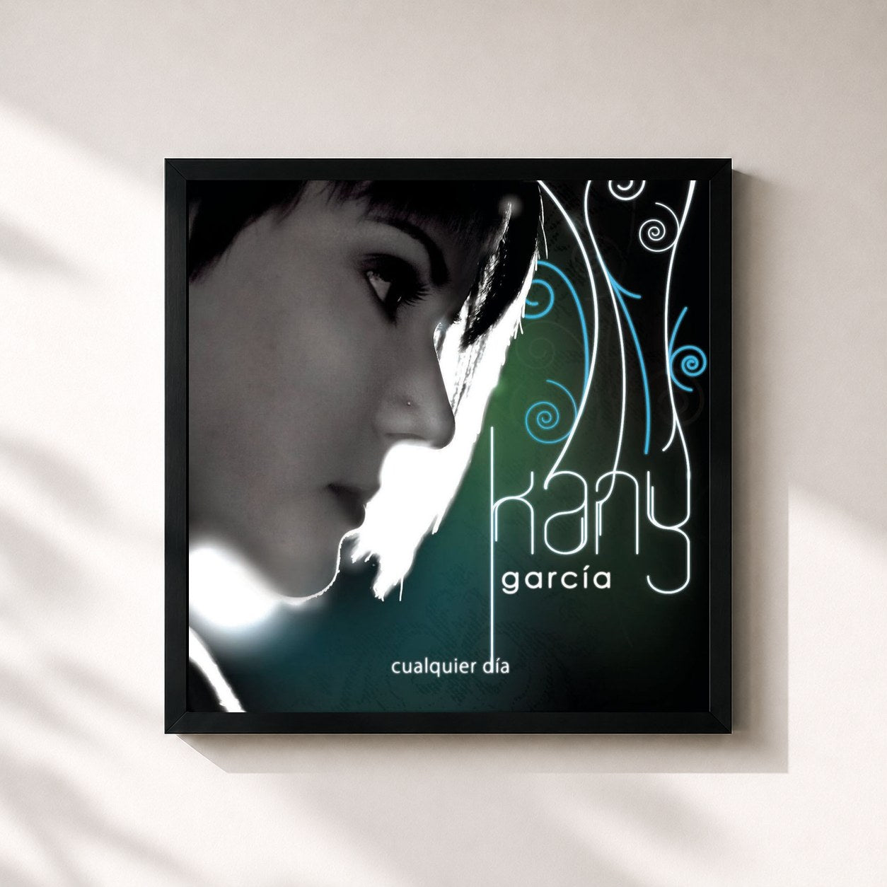 #noir Tableau carré de l'album Cualquier Día de Kany Garcia, cadre noir 32x32 cm