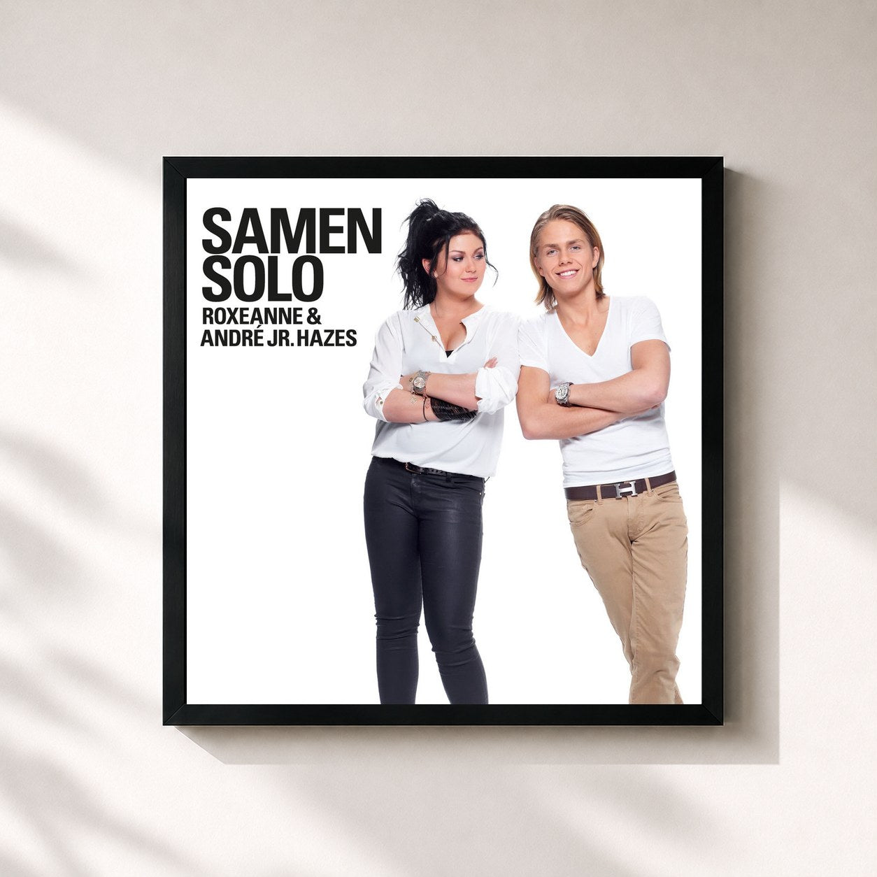 #noir Tableau carré de l'album Samen Solo de Roxeanne Hazes, cadre noir 32x32 cm