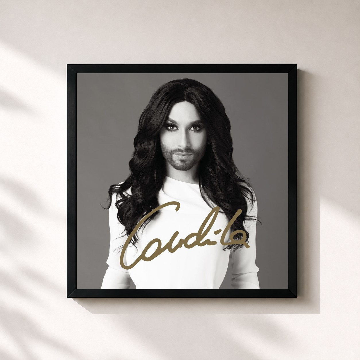 #noir Tableau carré de l'album Conchita de Conchita Wurst, cadre noir 32x32 cm