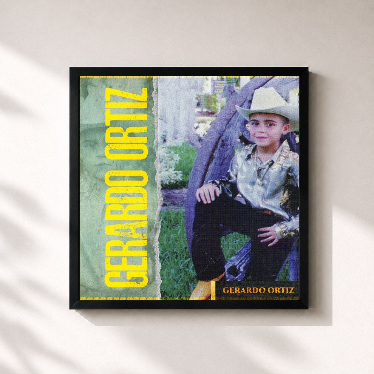 #noir Tableau carré de l'album Gerardo Ortiz de Gerardo Ortiz, cadre noir 32x32 cm