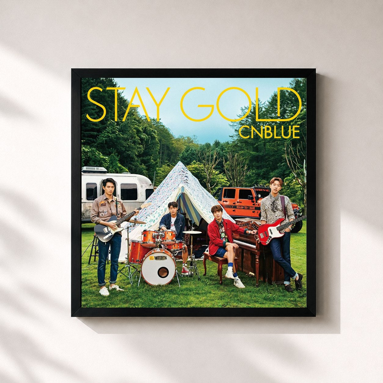 #noir Tableau carré de l'album Stay Gold de CNBLUE, cadre noir 32x32 cm