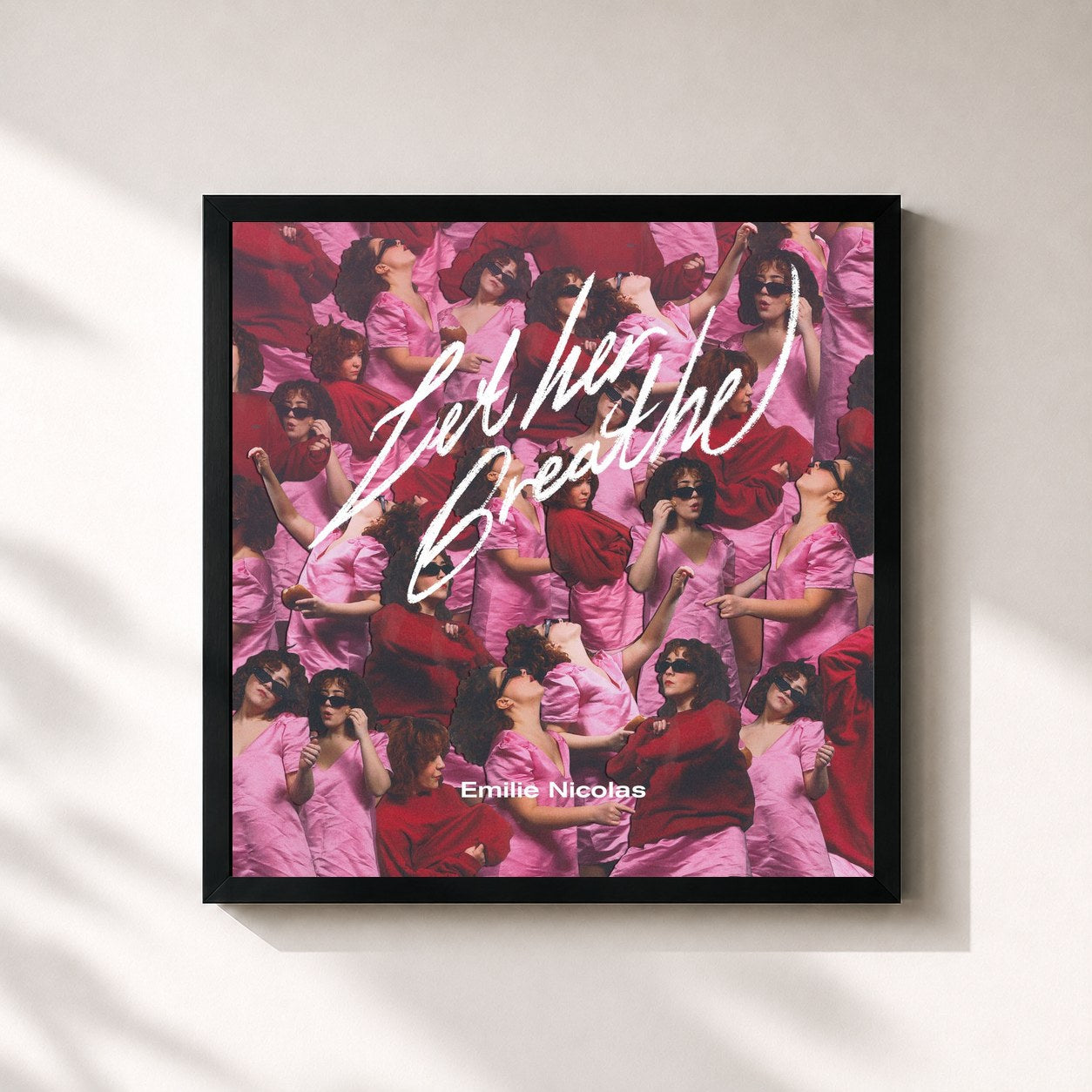 #noir Tableau carré de l'album Let Her Breathe de Emilie Nicolas, cadre noir 32x32 cm