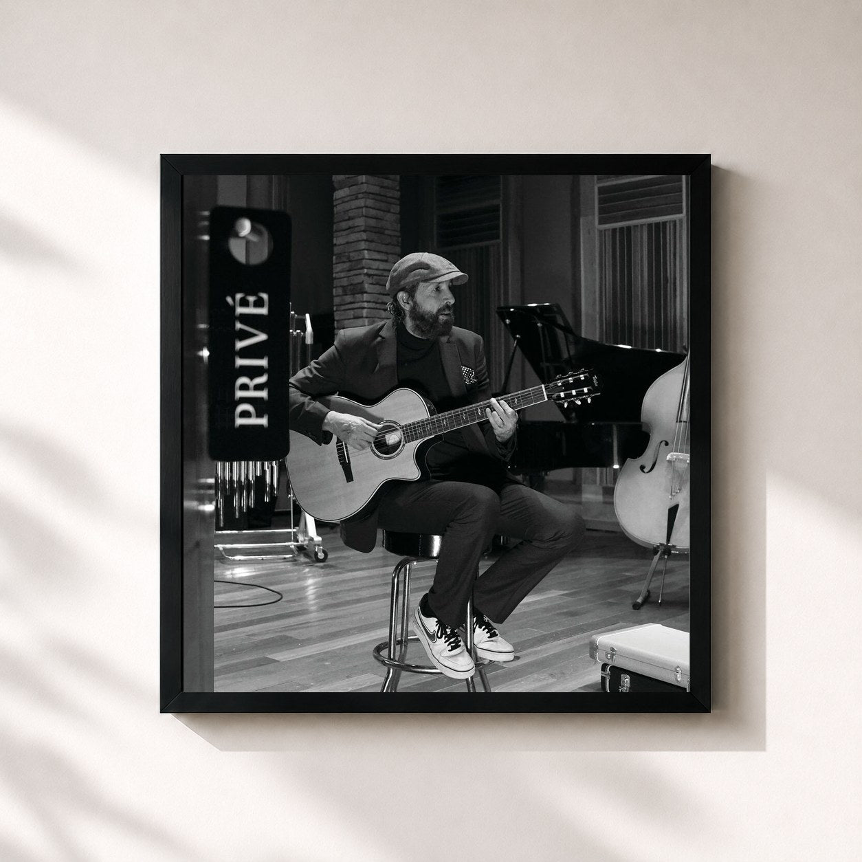 #noir Tableau carré de l'album Privé de Juan Luis Guerra, cadre noir 32x32 cm