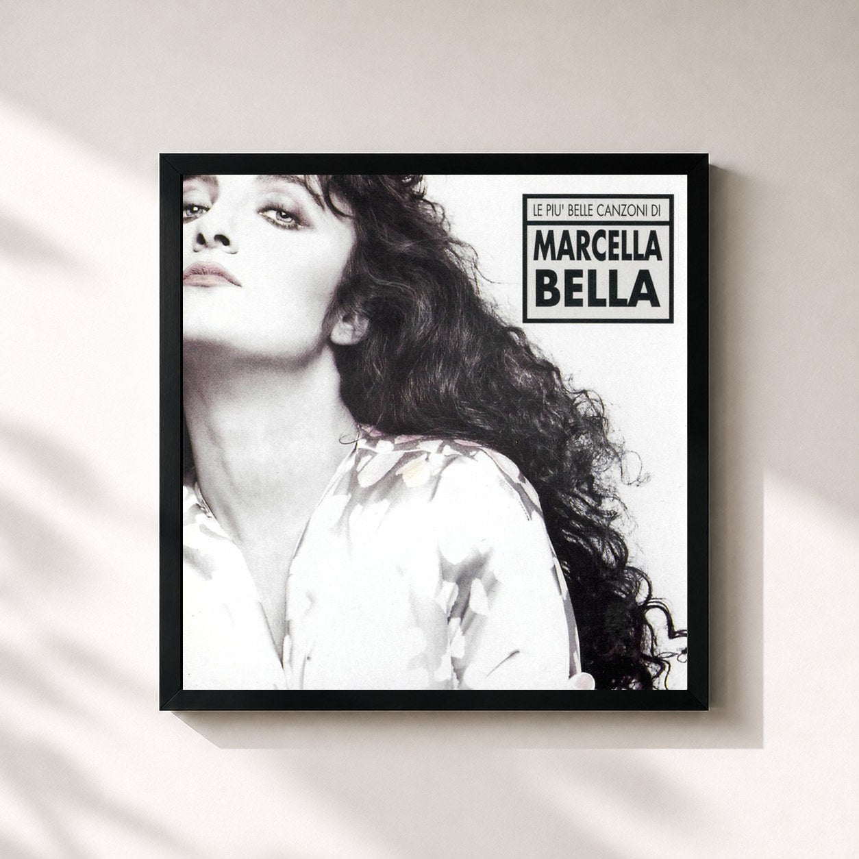 #noir Tableau carré de l'album Le Più Belle Canzoni de Marcella Bella, cadre noir 32x32 cm