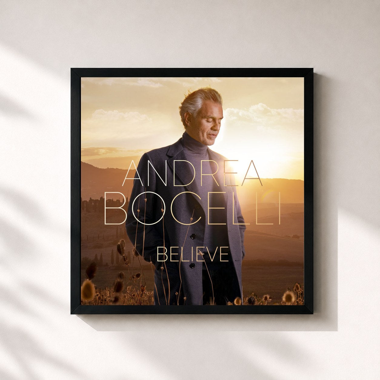 #noir Tableau carré de l'album Believe de Andrea Bocelli, cadre noir 32x32 cm