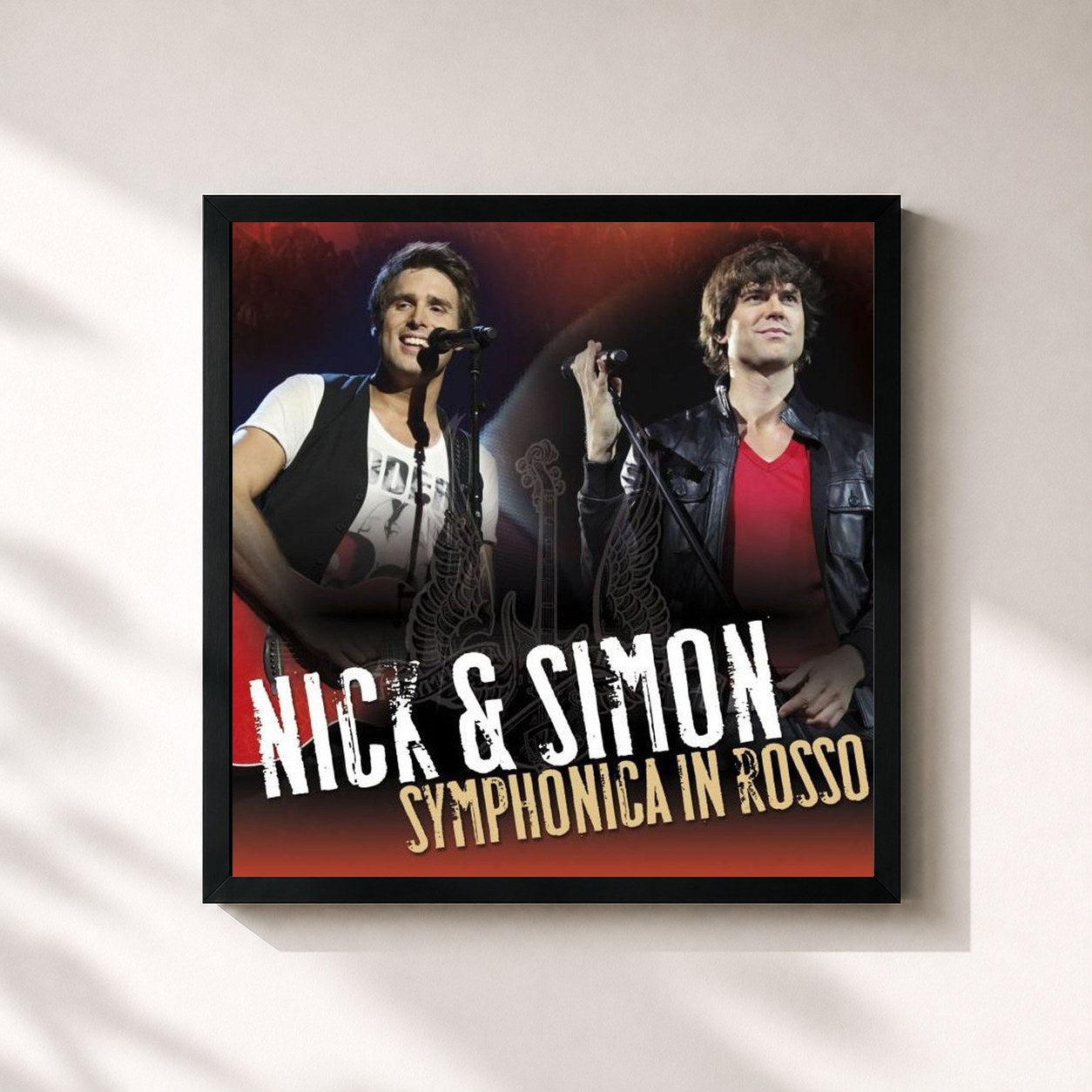 #noir Tableau carré de l'album Symphonica In Rosso de Nick & Simon, cadre noir 32x32 cm