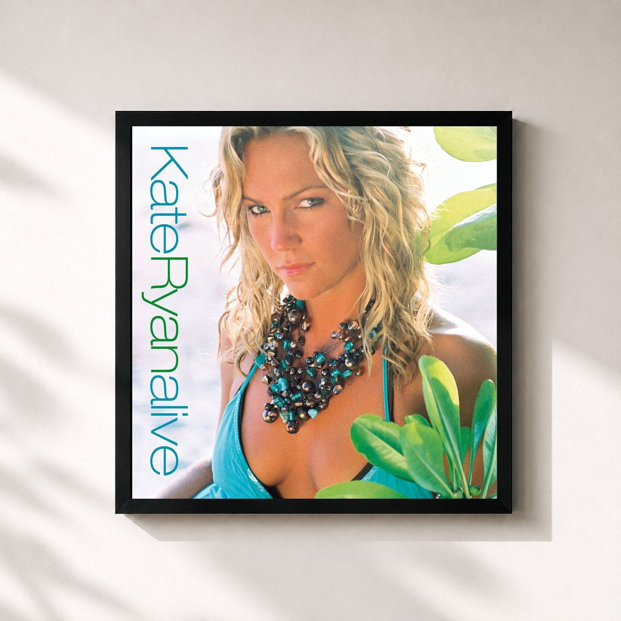 #noir Tableau carré de l'album Alive de Kate Ryan, cadre noir 32x32 cm
