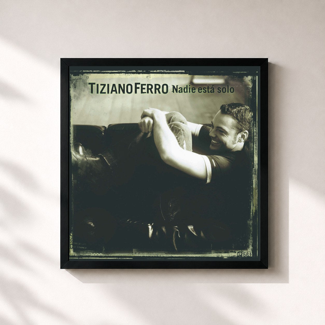 #noir Tableau carré de l'album Nadie està solo de Tiziano Ferro, cadre noir 32x32 cm
