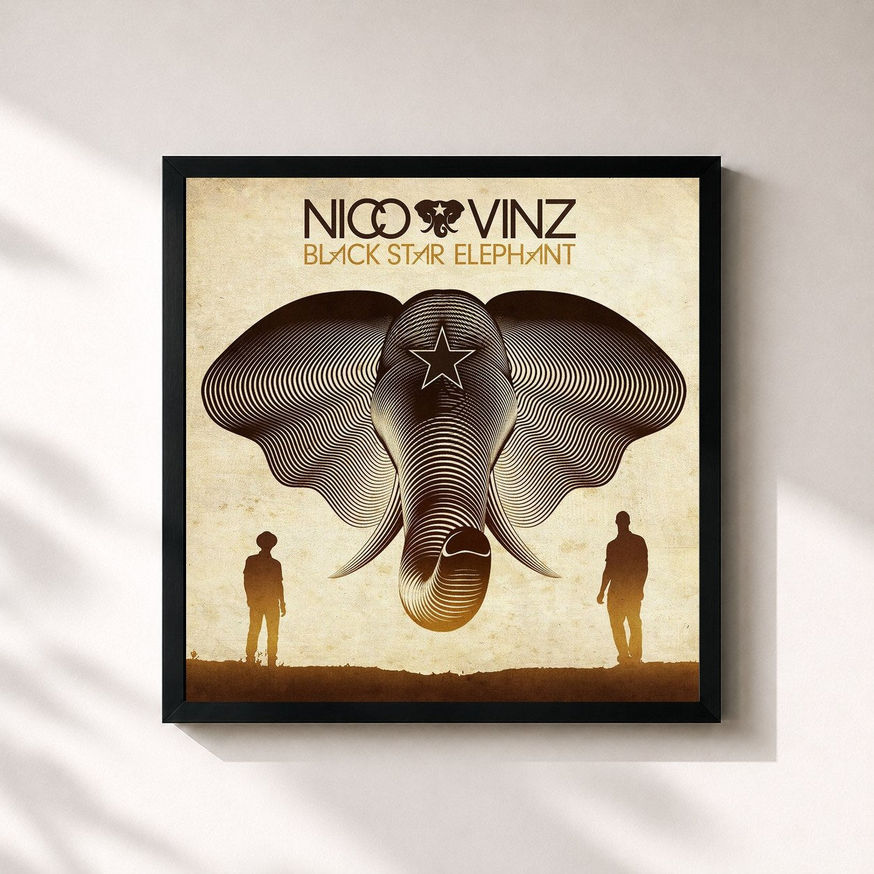 #noir Tableau carré de l'album Black Star Elephant de Nico & Vinz, cadre noir 32x32 cm