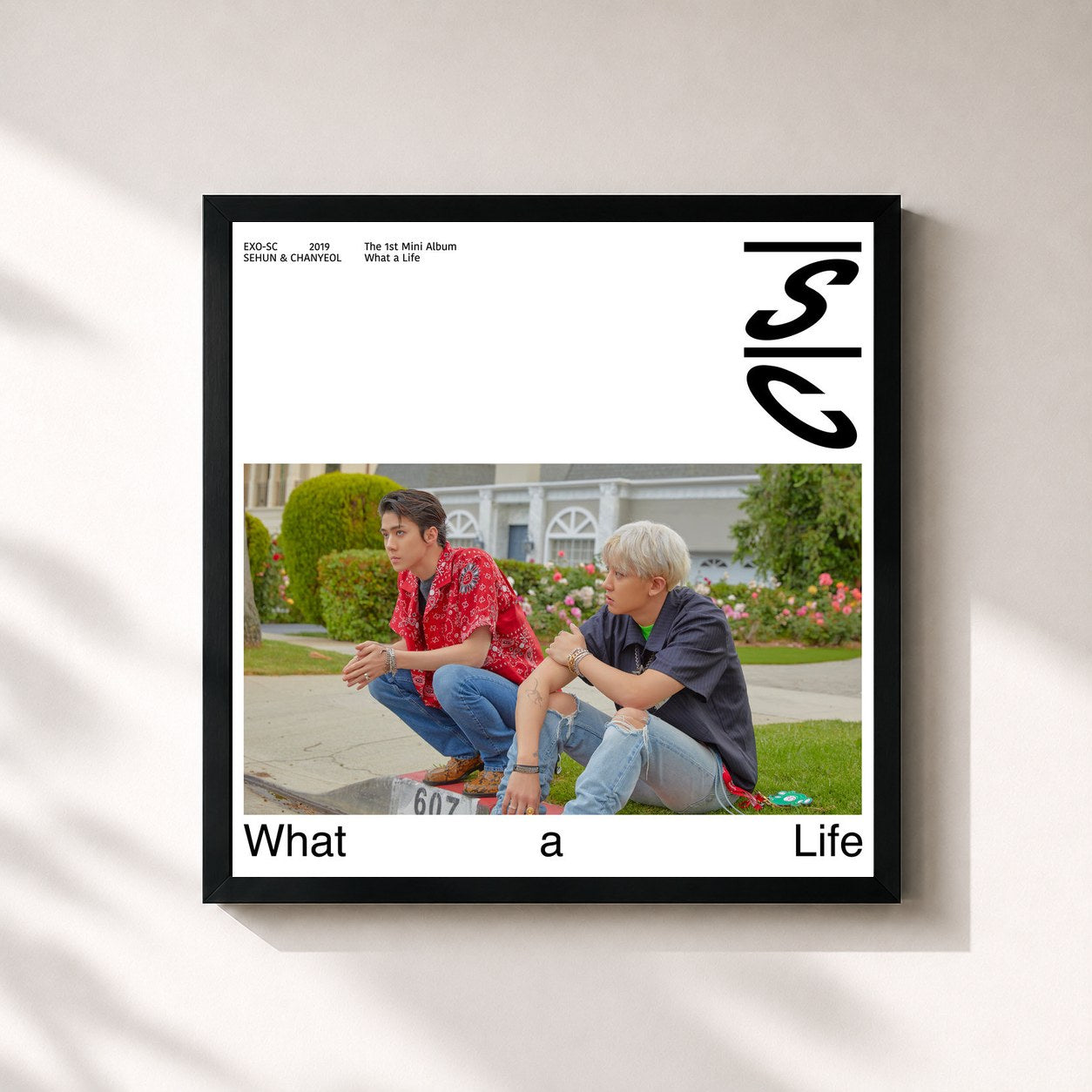 #noir Tableau carré de l'album What a life - The 1st Mini Album de EXO-SC, cadre noir 32x32 cm
